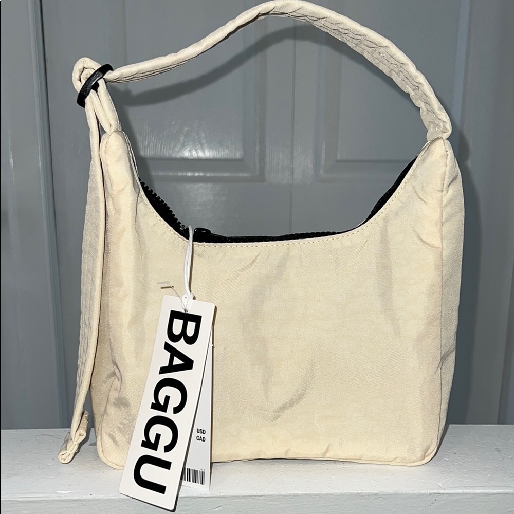 BAGGU Mini Ivory Shoulder Bag with Crescent Shape